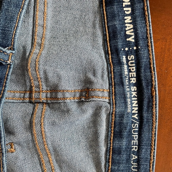 Old Navy Jeans - Picture 2 of 5